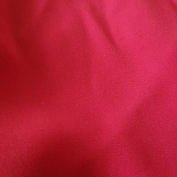 🔴 Red Top - Picture 2 of 5